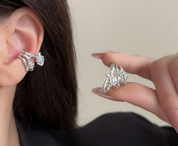 ピアスレディース 薔薇デザインフックピアス 花モチーフアクセサリー