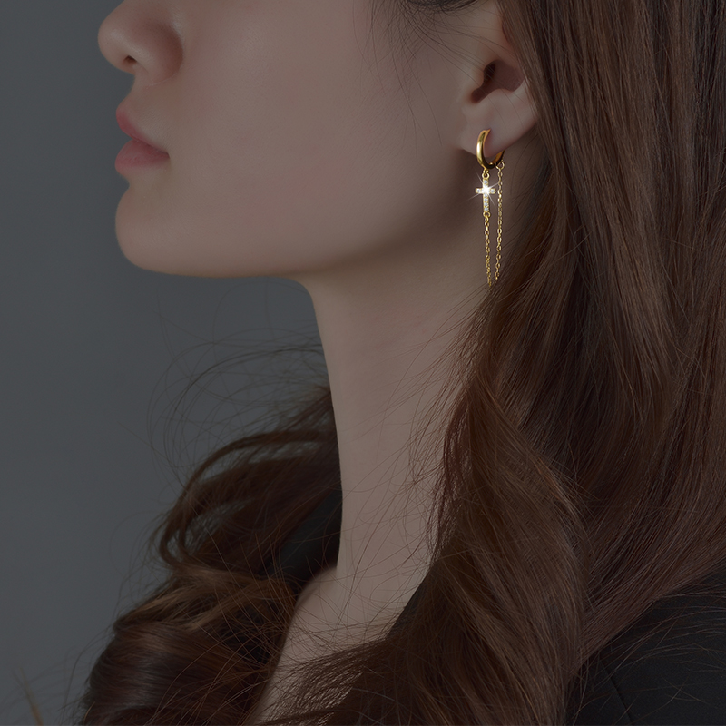 レディースピアス 十字架チャーム付き細身フープピアス