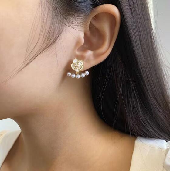 ピアスレディース 薔薇モチーフ真珠スタッドピアス レディース用