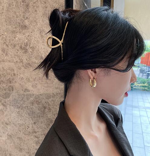 ピアスレディース 秋冬レトロ風フープピアス 美少女系アクセサリー
