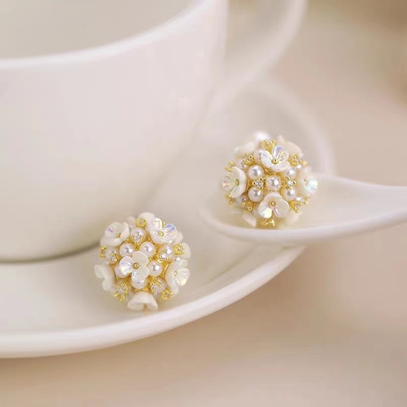 ピアスレディース 花束モチーフ真珠スタッド ピアス 上品フラワー耳飾り