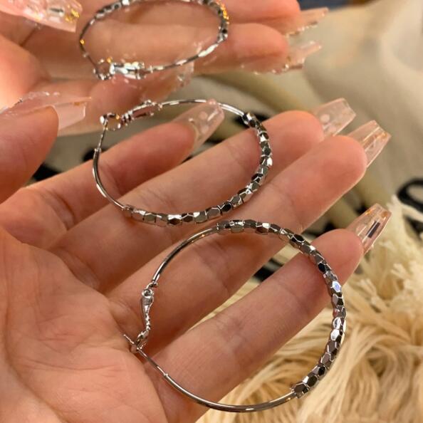 ピアスレディース レディース フープピアス 上品な装飾デザイン お洒落アクセサリー