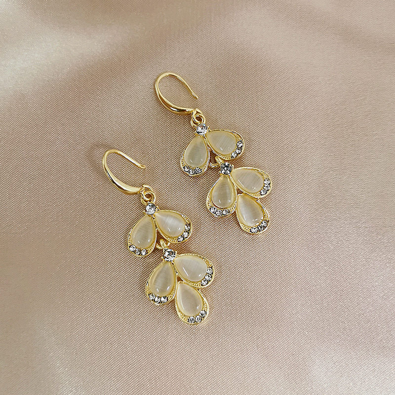 レディースピアス 花びら型天然石フックピアス