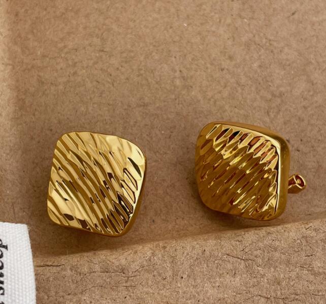 ピアスレディース 金色銀色スクエア型スタッドピアス