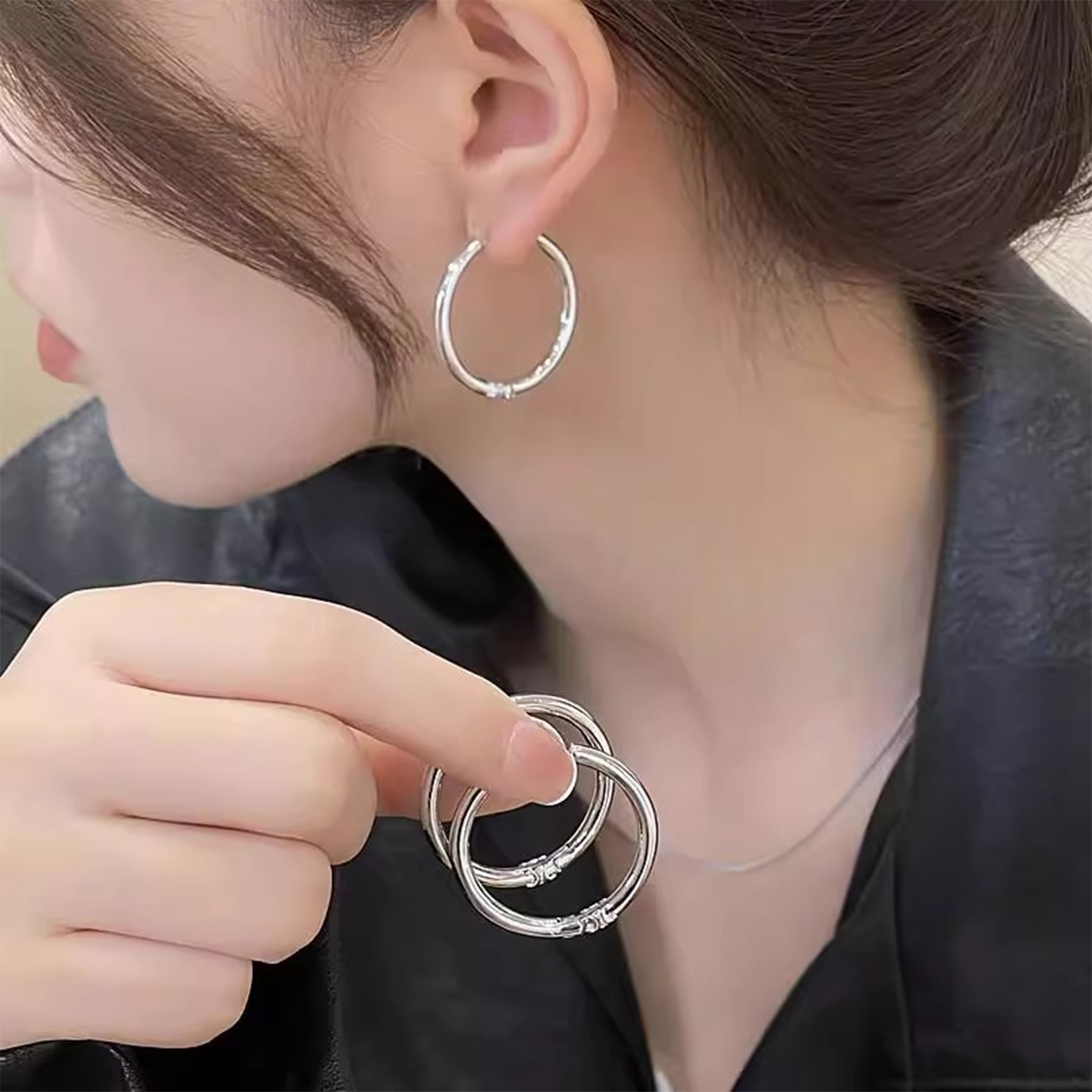 ピアスレディース シンプル中サイズ輪っか型ピアス