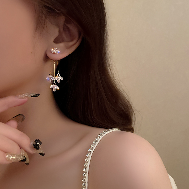 ピアスレディース 華やか葉っぱモチーフ揺れる水晶風ピアス
