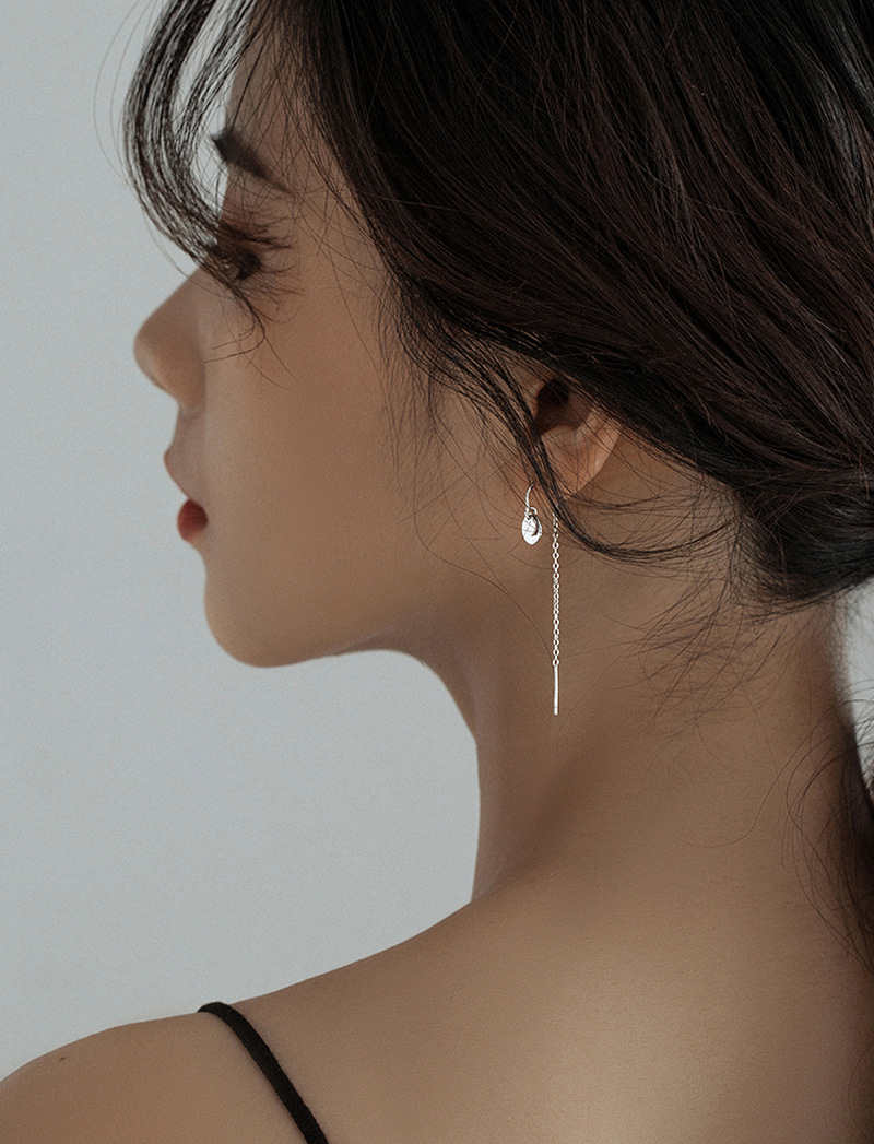 レディースピアス 丸プレート付き繊細チェーン揺れるピアス