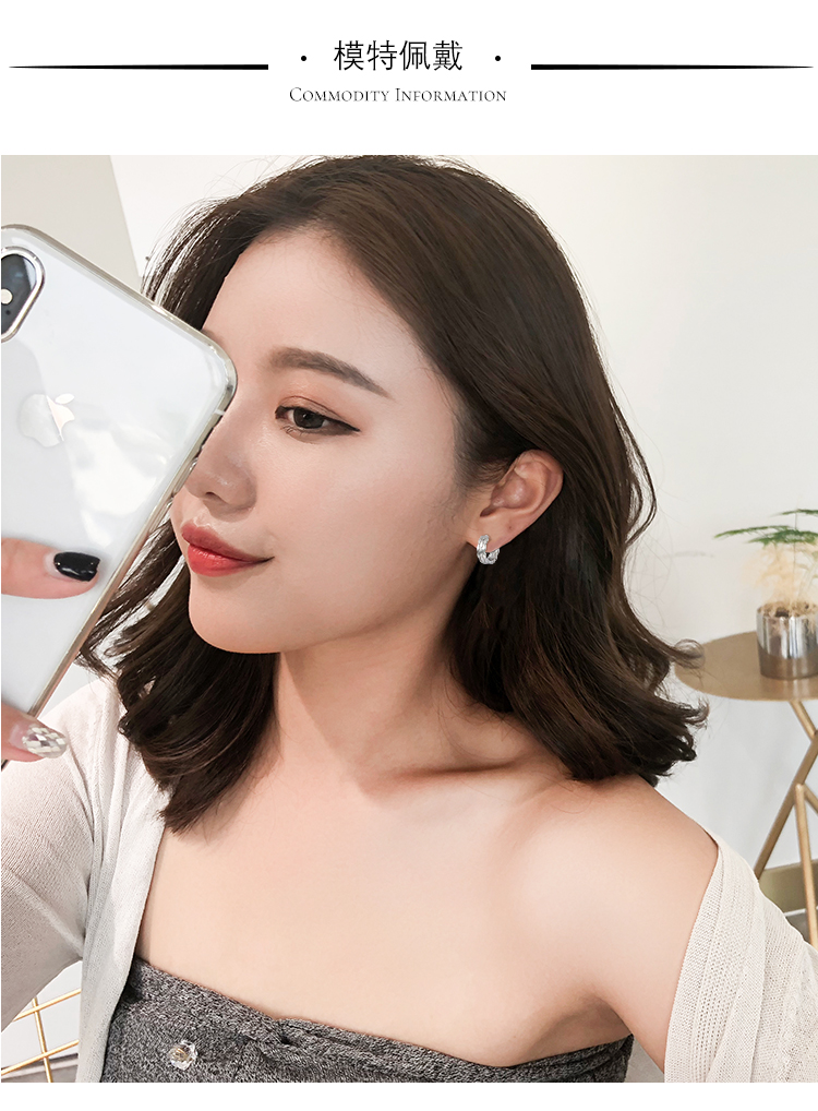 レディースピアス 編み込みデザイン小ぶりフープピアス