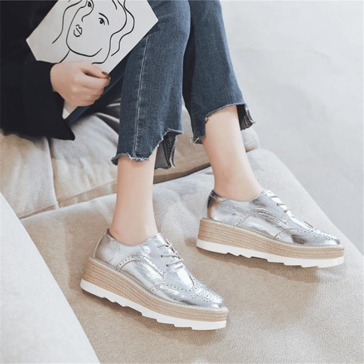 レディーススリッポン 厚底革靴 レース装飾 歩きやすいストラップシューズ