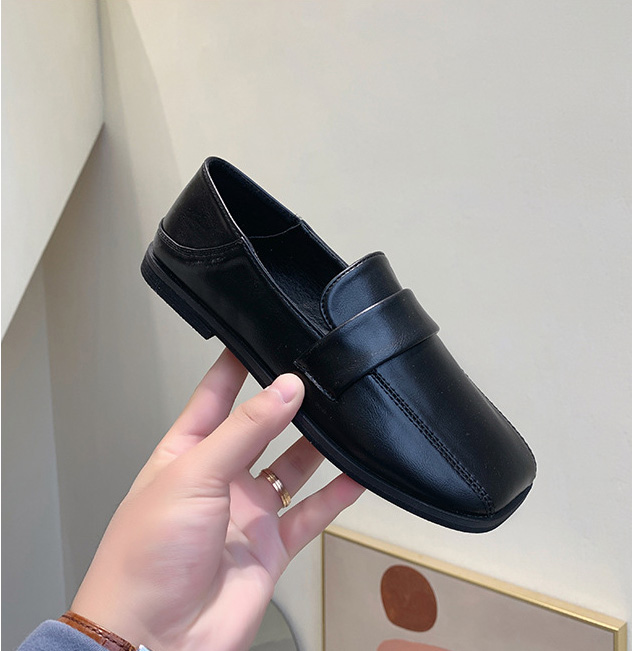 レディーススリッポン 幅広スクエアトゥ ローファー 履きやすい平底パンプス