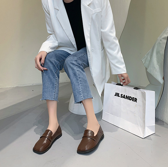 レディーススリッポン 幅広スクエアトゥ ローファー 履きやすい平底パンプス