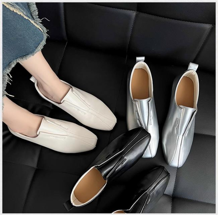 レディーススリッポン 幅広対応 上品ローファー風 柔らかソール フラットシューズ