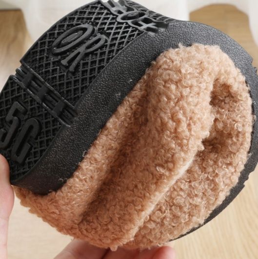 レディーススリッポン チェーン飾り付きふわふわボア素材スリッポン