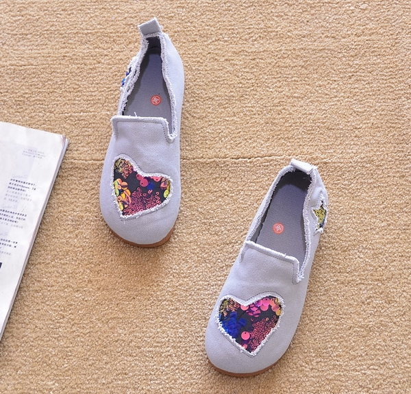 レディーススリッポン スパンコールハート刺繍キャンバス幅広スリッポン