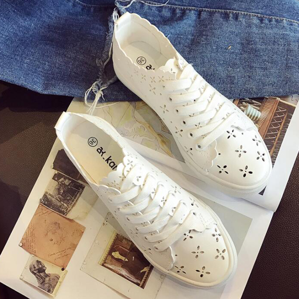 レディーススリッポン 幅広レディース白スニーカー花柄透かし彫り軽量