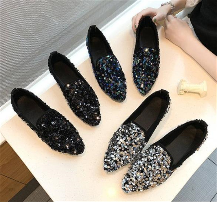 レディーススリッポン 幅広対応 尖った先端 輝く装飾 女性用平底履き物