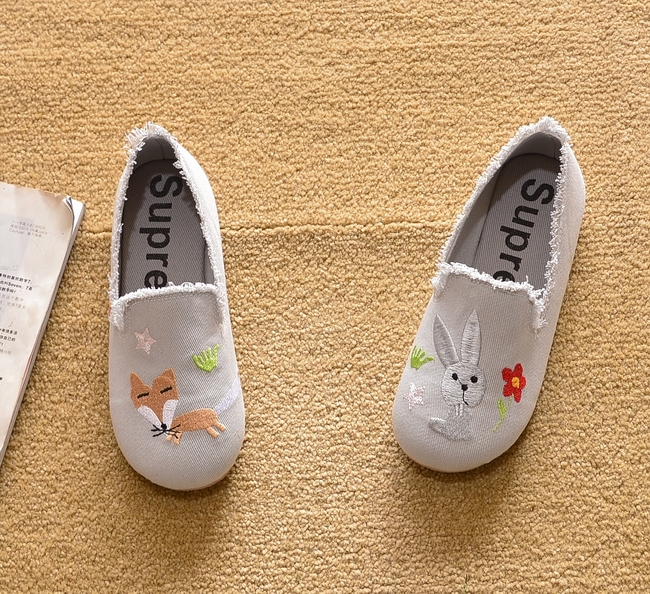 レディーススリッポン 動物刺繍キャンバス地幅広レディース履きやすい靴