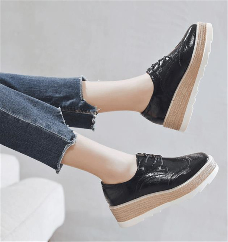 レディーススリッポン 厚底革靴 レース装飾 歩きやすいストラップシューズ