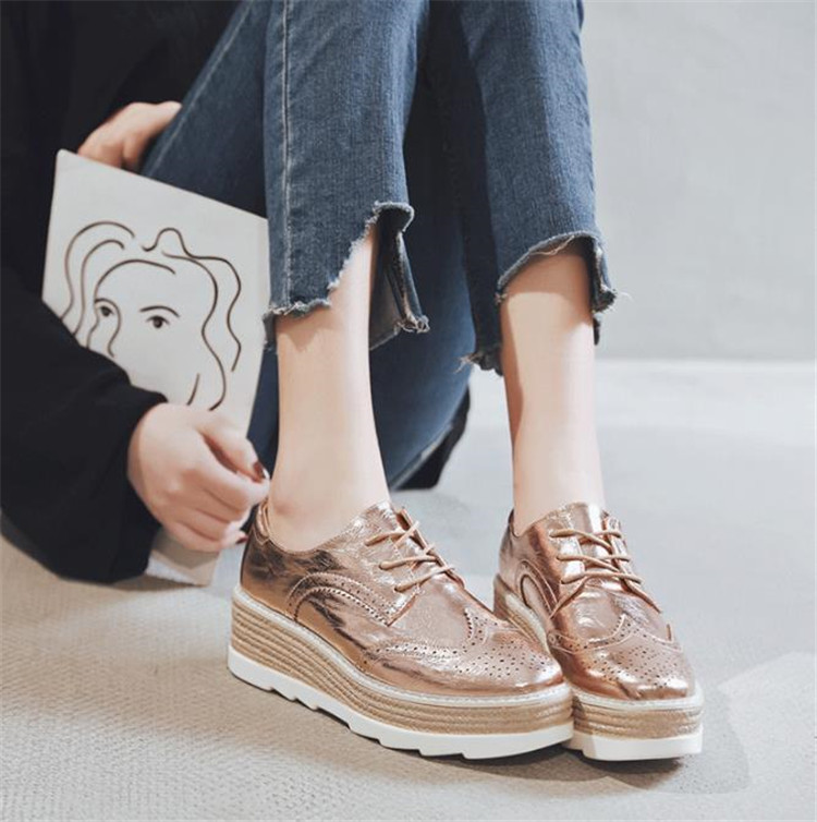 レディーススリッポン 厚底革靴 レース装飾 歩きやすいストラップシューズ