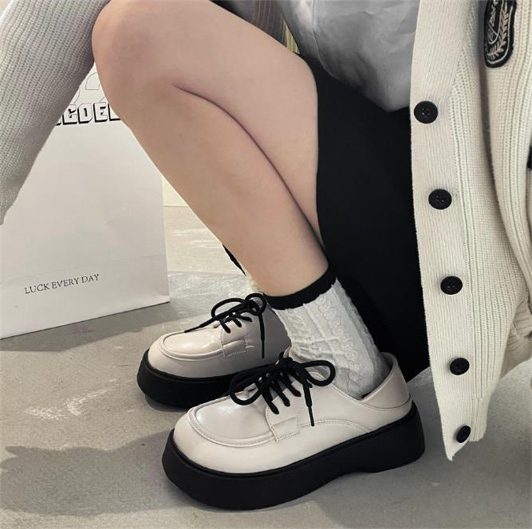 レディーススリッポン 厚底革靴 復古風 歩きやすい紐付き 大きいサイズ対応