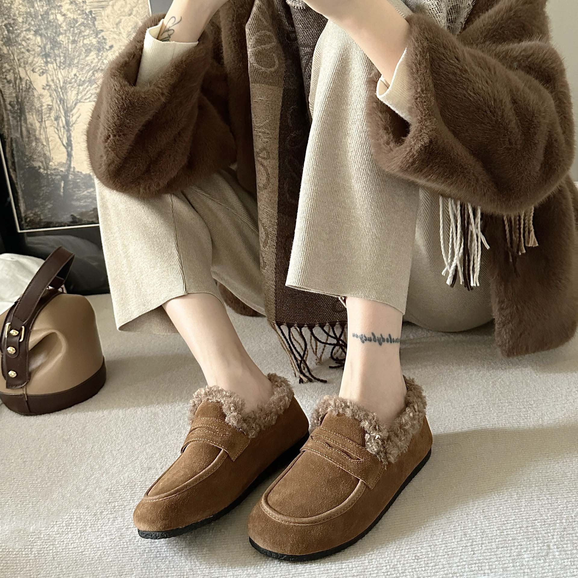 レディーススリッポン 幅広ボア付きもこもこ履き心地のスエード調レディース靴