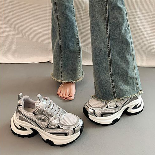 レディーススリッポン 二〇二五年新作 女性用網目厚底運動靴 紐結び靴