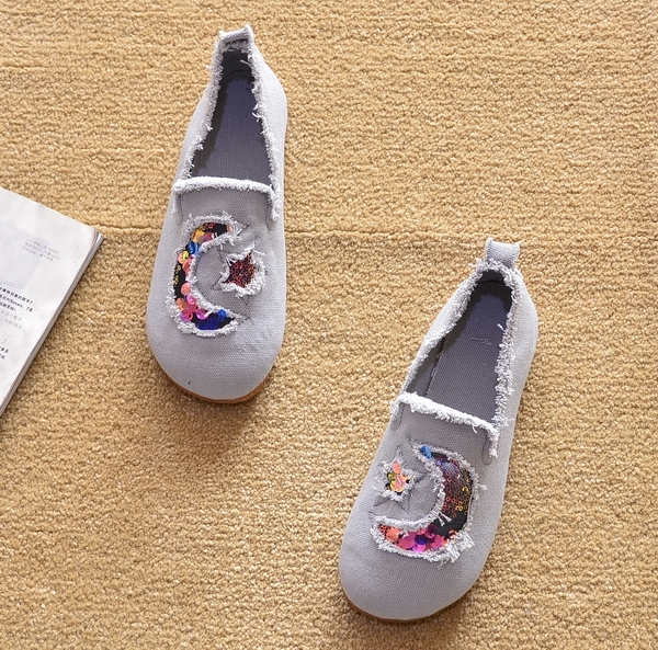 大人女性のセンスが光るおしゃれなレディーススリッポン5選