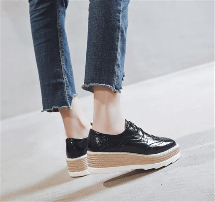 レディーススリッポン 厚底革靴 レース装飾 歩きやすいストラップシューズ