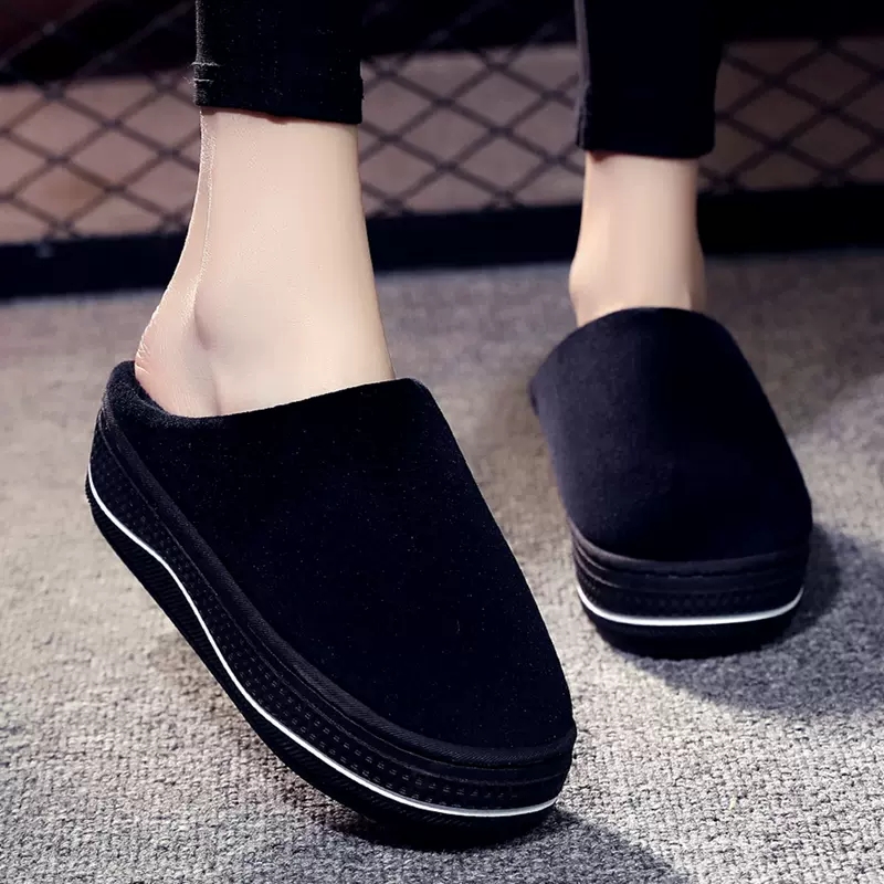 幅広な厚底スリッポンでスタイルアップするレディースおすすめ5選