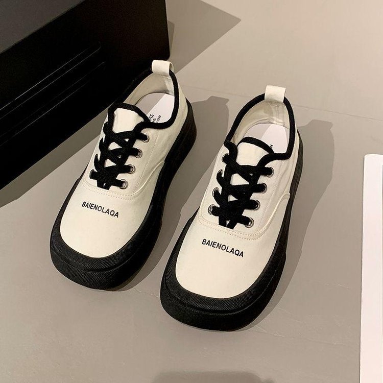 レディーススリッポン レディース厚底スニーカー黒白美脚歩きやすい靴