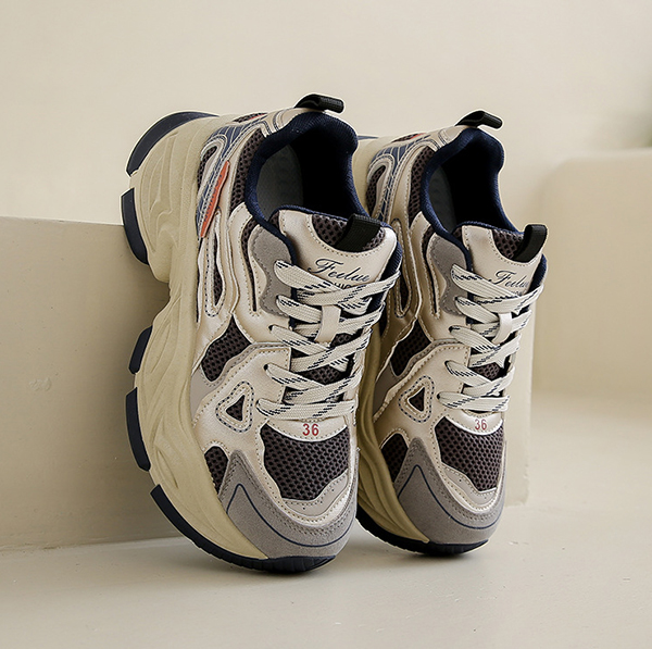 レディーススリッポン 二〇二五年新作 女性用網目厚底運動靴 紐履き美脚効果