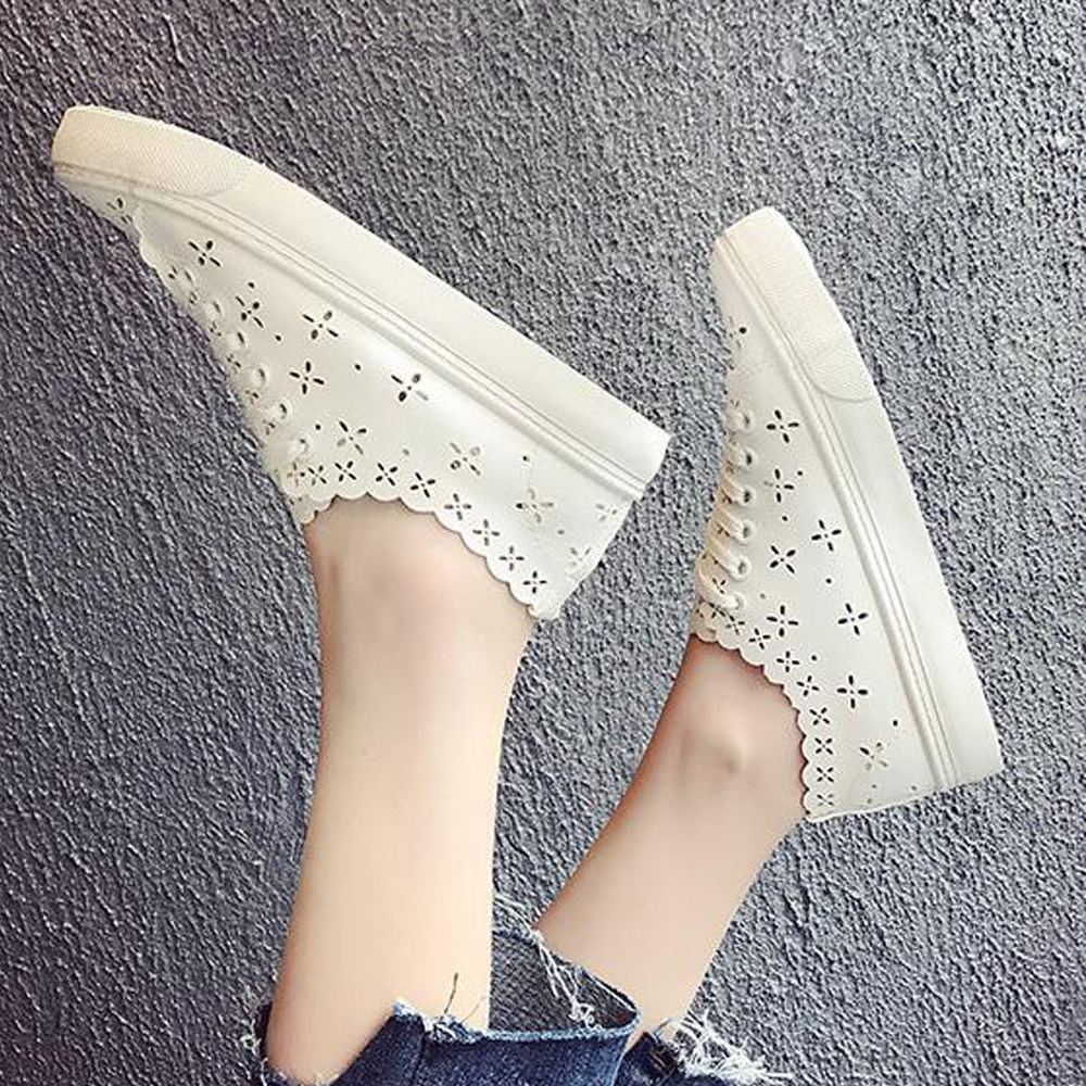 レディーススリッポン 幅広レディース白スニーカー花柄透かし彫り軽量