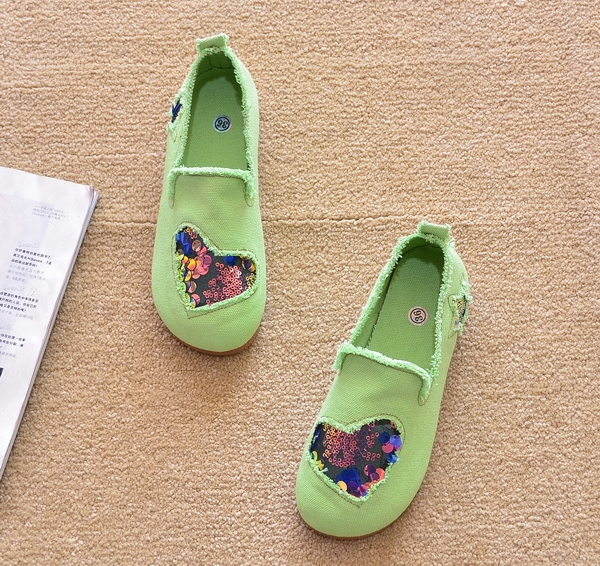 レディーススリッポン スパンコールハート刺繍キャンバス幅広スリッポン