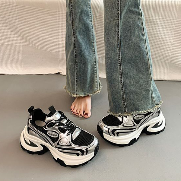 レディーススリッポン 二〇二五年新作 女性用網目厚底運動靴 紐結び靴