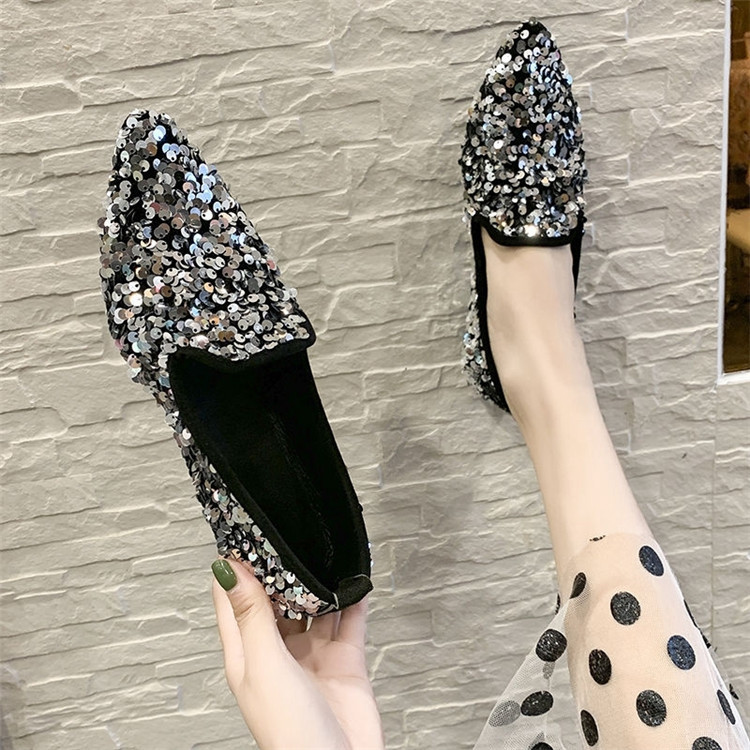 レディーススリッポン 幅広対応 尖った先端 輝く装飾 女性用平底履き物