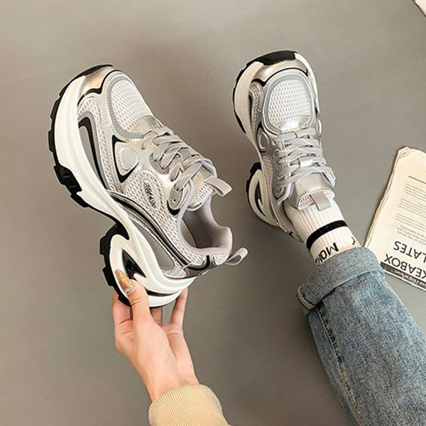 レディーススリッポン 二〇二五年新作 女性用網目厚底運動靴 紐結び靴