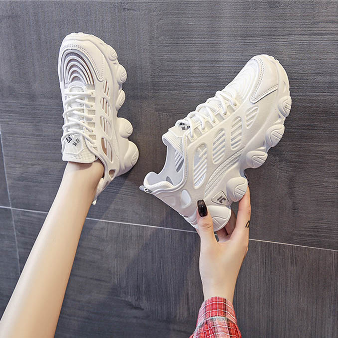 レディーススリッポン 春夏新作 厚底メッシュ運動靴 美脚白色シューズ