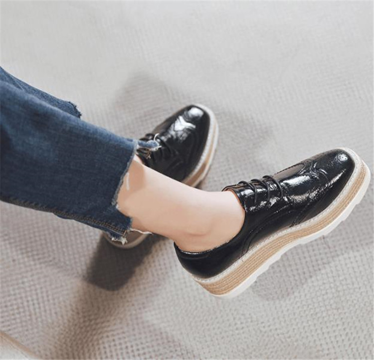 レディーススリッポン 厚底革靴 レース装飾 歩きやすいストラップシューズ