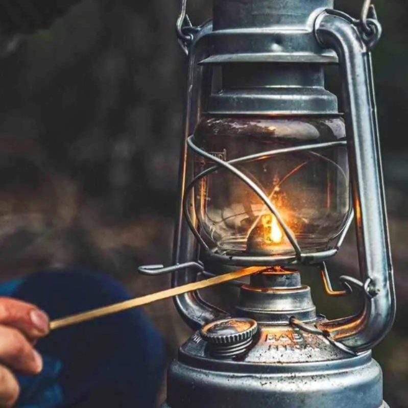 ランタン 復刻版手提げ式灯油ランタン