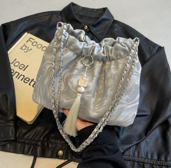 https://fulmo-img-server.com/lanabag/07573cd4-d630-40ba-81fa-e60fbe5244f2.jpg