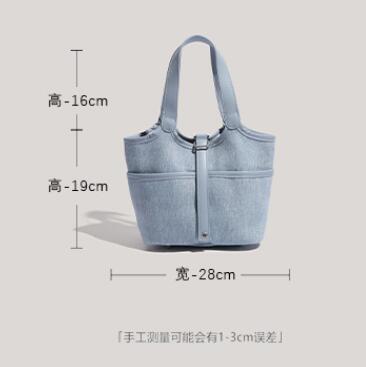 https://fulmo-img-server.com/lanabag/2afbdac6-0a4f-436d-bac1-5f8b9faff22d.jpg