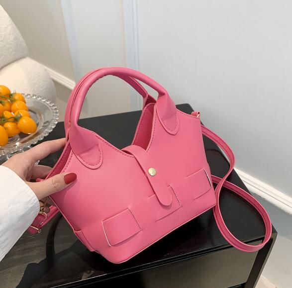 https://fulmo-img-server.com/lanabag/322acc82-0daf-4b84-a0e9-0e983ce24fa3.jpg