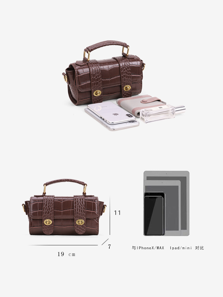 https://fulmo-img-server.com/lanabag/8d17df63-8a5e-4d0c-961a-2b372f912e57.jpg