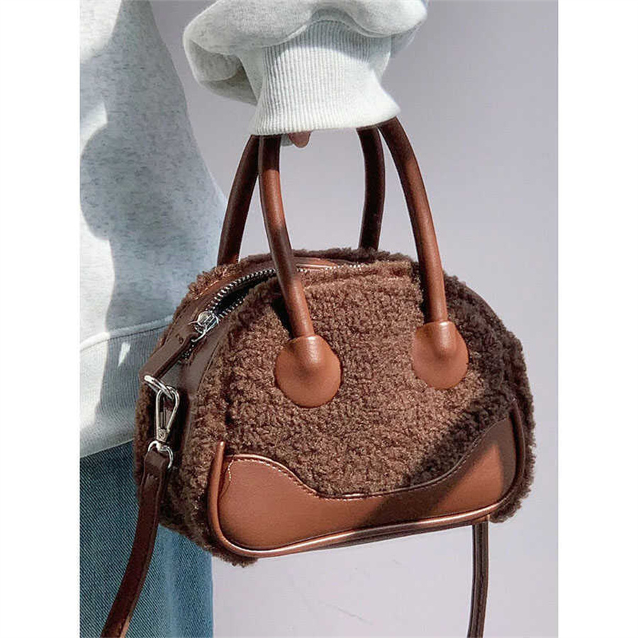 https://fulmo-img-server.com/lanabag/90be0fda-0388-4165-a9d7-85439800a409.jpg