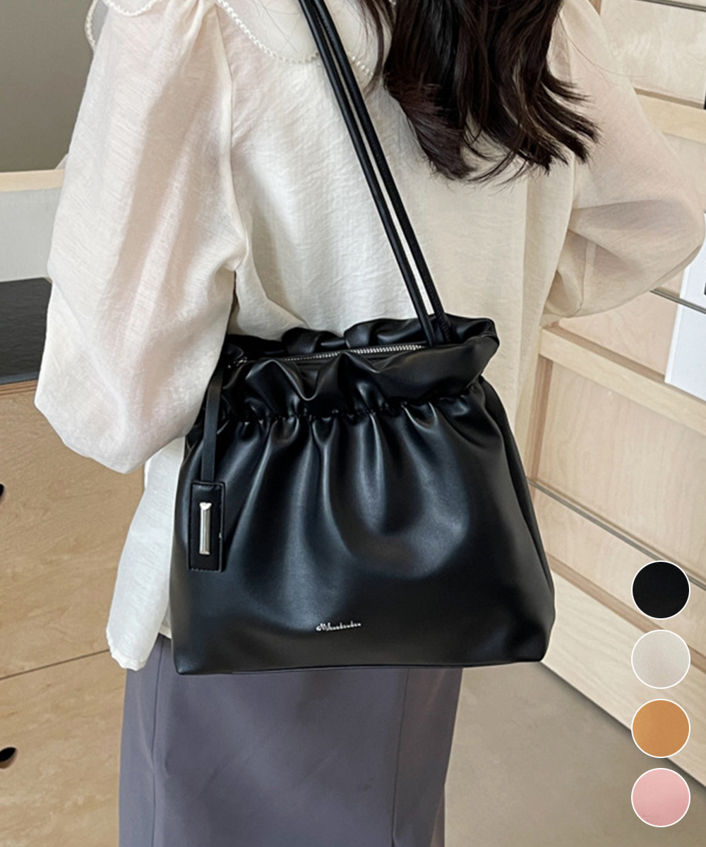 https://fulmo-img-server.com/lanabag/ac25f98e-04d6-4a12-805d-8d18c74ae258.jpg
