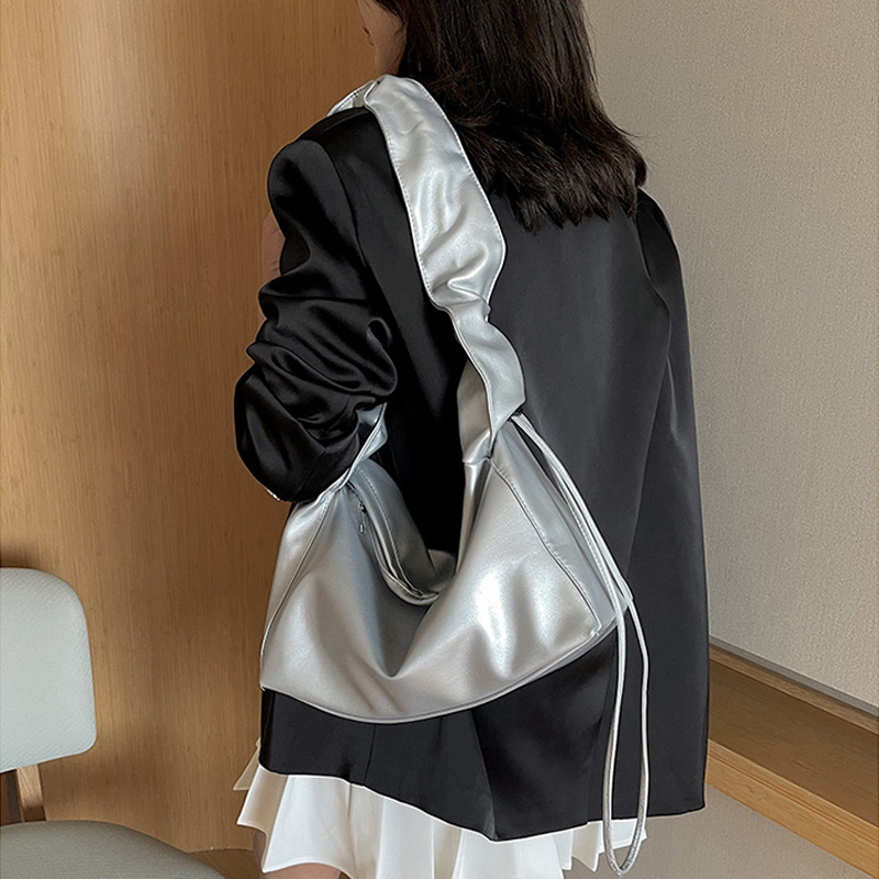 https://fulmo-img-server.com/lanabag/bdd21255-b009-4e59-aa18-0b53a9291dc8.jpg