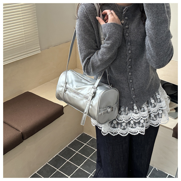 https://fulmo-img-server.com/lanabag/c5acc6e5-9329-4be0-9814-6d30463cbd06.jpg