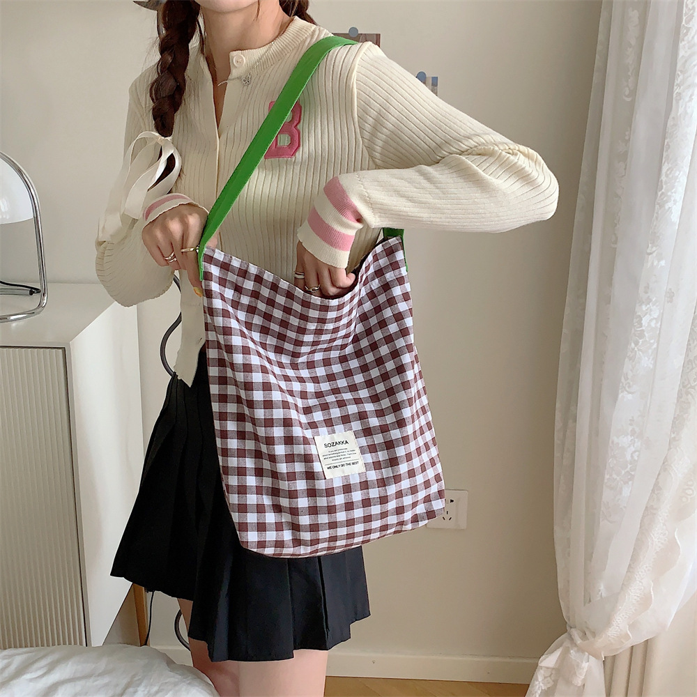 https://fulmo-img-server.com/lanabag/de104a31-d755-4e6b-b387-14eb48937641.jpg