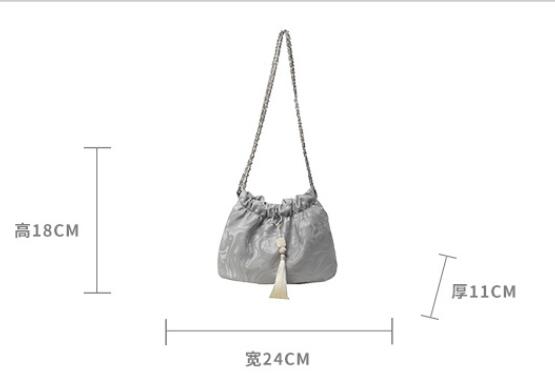 https://fulmo-img-server.com/lanabag/e90a7ee8-b17d-4743-8134-b01a9eb50d19.jpg