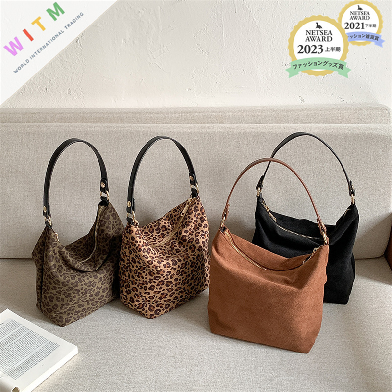 https://fulmo-img-server.com/lanabag/fda641c1-ff46-4211-b162-1b98221d9710.jpg